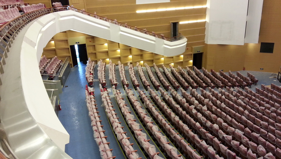 礼堂椅的正确保养与使用方法