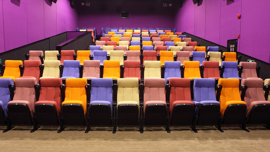 广州影院椅如何设计才能保证舒适度